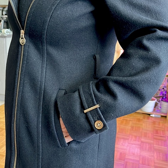 Michael Kors coat - Picture 6 of 7